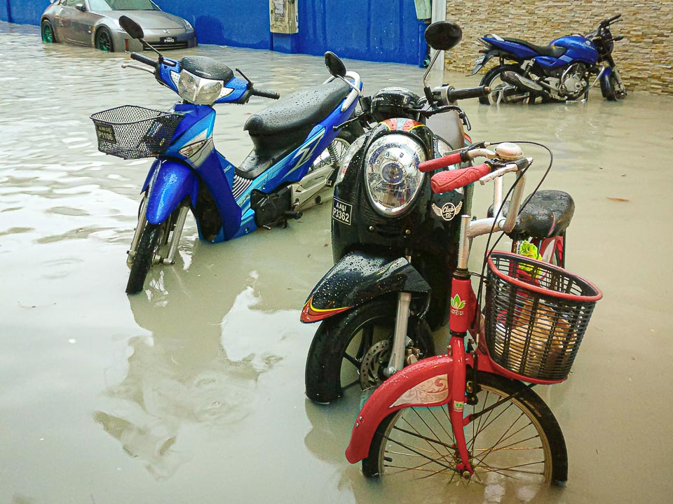 Maldives low-lying islands floods (Miveshi)